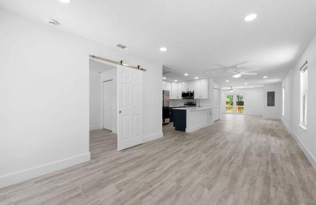 720 Mcintosh Street, West Palm Beach, FL 33405 Gallery 4