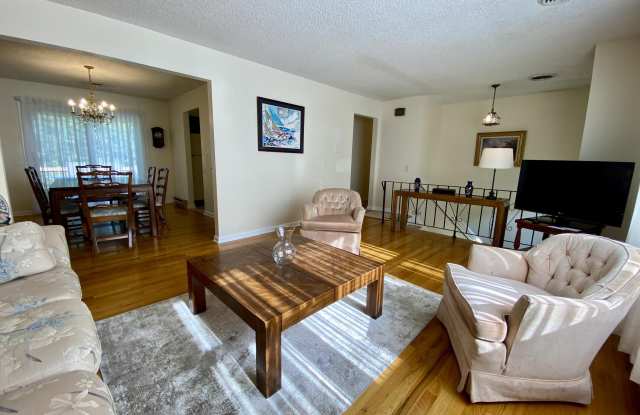 12 Lakewood Drive - 12 Lakewood Drive, Saratoga Springs, NY 12866