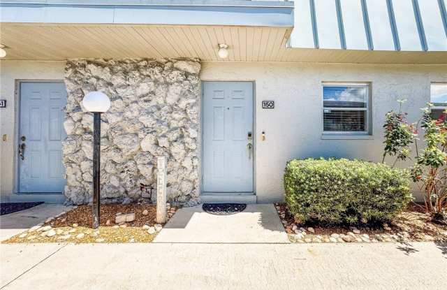 6777 Winkler Road Gallery 3