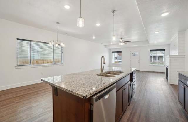 2918 Pingree Avenue photos photos