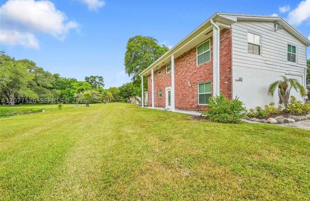 1201 Old Hiatus Rd Gallery 2