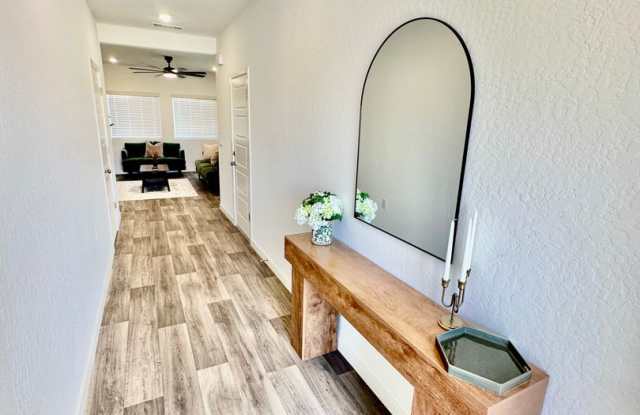 BRAND NEW 4/2.5 Lennar In Riverstone Community Gallery 4