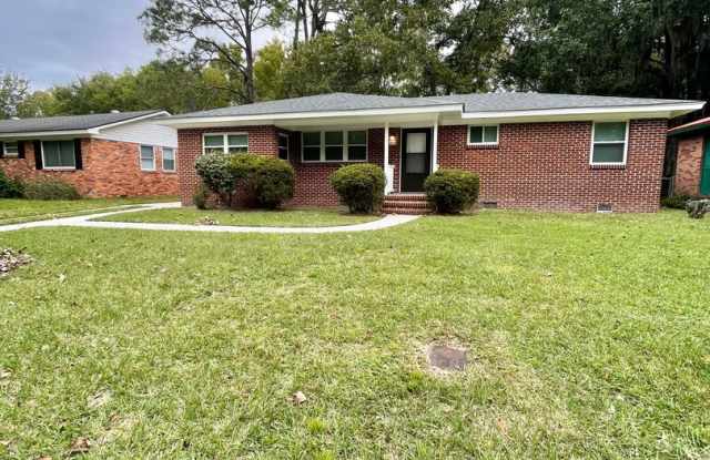 For Rent – Beautifully Renovated 3 Bedroom, 2 Bathroom Home photos photos