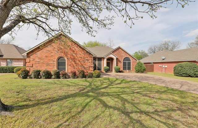 225 E VINE Street - 225 East Vine Street, Keller, TX 76248