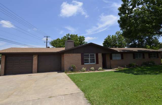 100 East Adrian Drive - 100 East Adrian Drive, Robinson, TX 76706