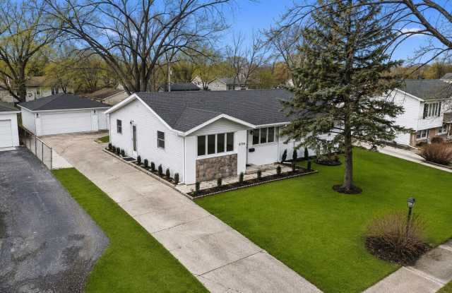 8766.. S 83RD CT.. Avenue Gallery 2