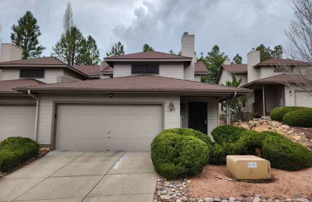 (COMING SOON!) Charming 2-Bedroom Townhome in Country Club photos photos