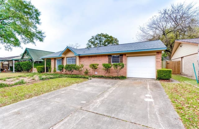 2811 Huckleberry Ln - 2811 Huckleberry Lane, Pasadena, TX 77502