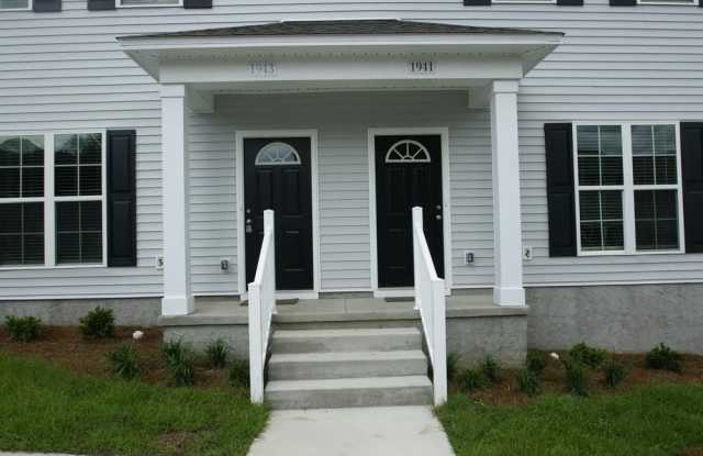 1943 Ann Arbor Avenue Gallery 3