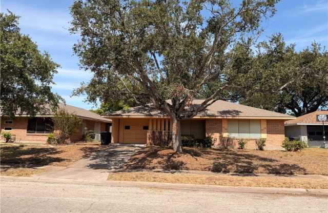 4542 Adkins Drive Gallery 1