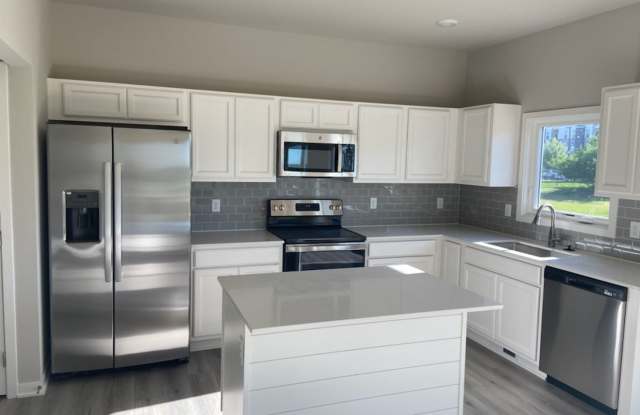 Luxury New Construction Home with Attached 2 Car Garage! Gallery 3