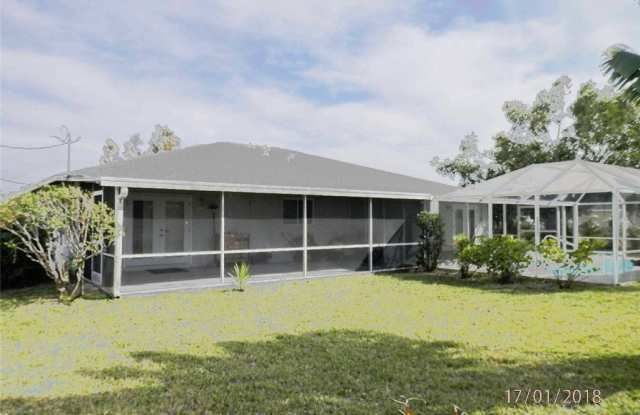 3834 SW 16th Place Gallery 4