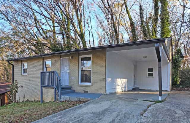 Updated 3-Bedroom Ranch Backing to Swann Nature Preserve photos photos