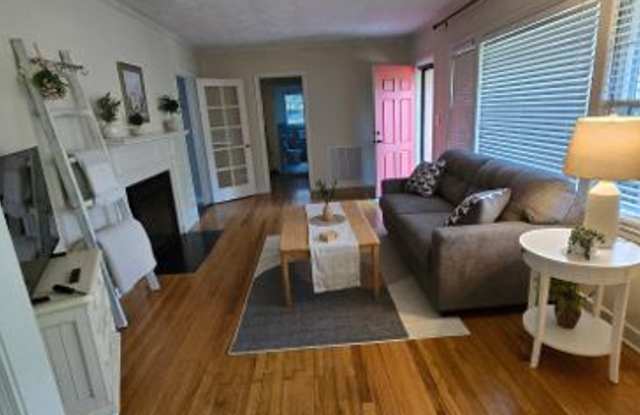 2314 Cumming Rd Gallery 3