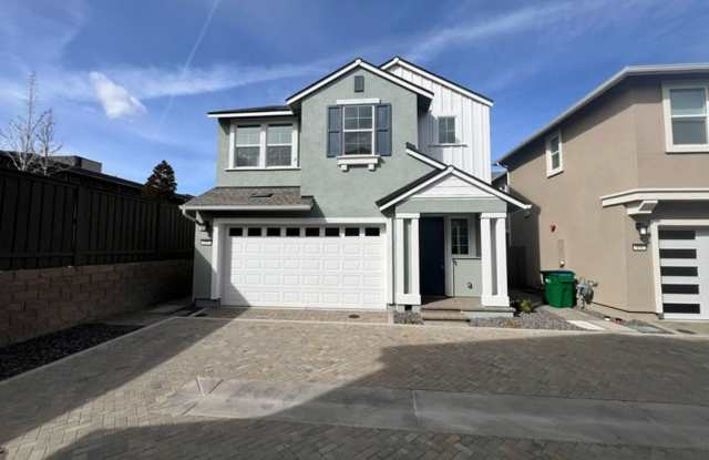 <b>Newer Three Bedroom Home in S. Reno<br><Br> Gallery 2