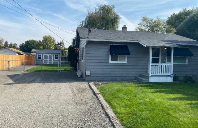 The Perfect Match for Your Lifestyle-Private Driveway, Fenced Yard, And All The Extras You’ve Been Looking For! photos photos