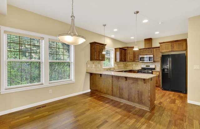 368 SW Eastman Parkway - Luxury 4Bdrm Townhome Available Now - 368 Southwest Eastman Parkway, Gresham, OR 97080