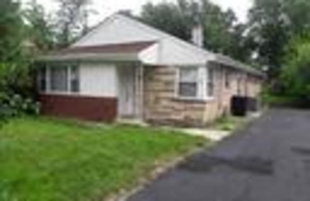 284 Calumet Boulevard - 284 Calumet Boulevard, Harvey, IL 60426