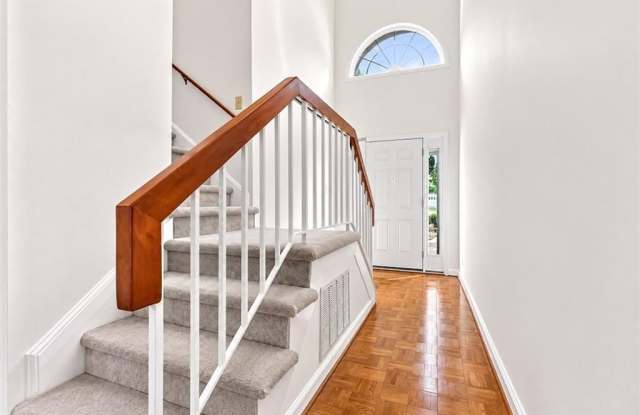 3924 Ashford Lake Court NE Gallery 2