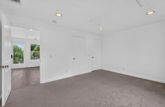138 AVENUE C Gallery 4