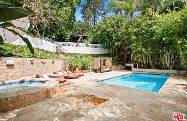 8343 W Sunset Blvd photos photos