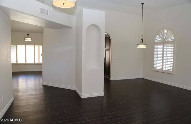 9014 E LARKSPUR Drive Gallery 3