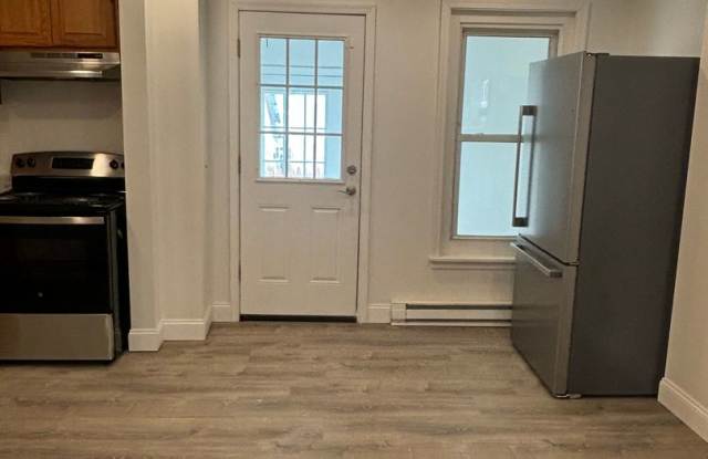 4 Bedroom Single Family Home- Move in ready! Gallery 4