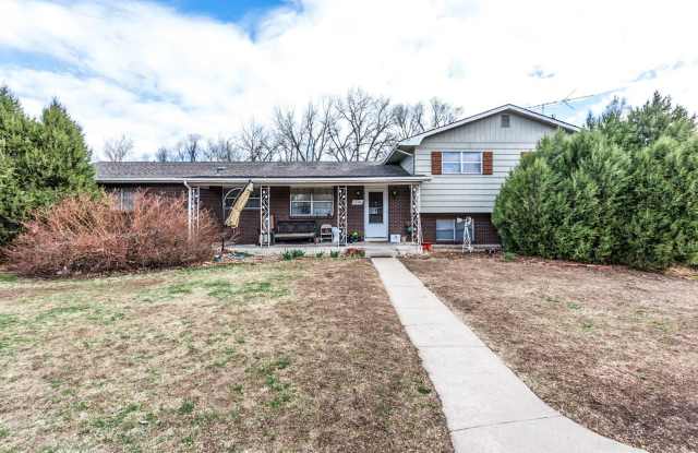 Large 5 Bedroom Home in Fort Collins! photos photos
