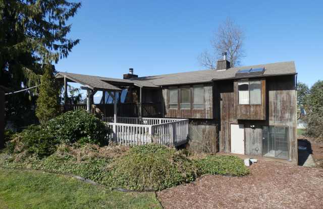 1627 E 5th St. - With a View  Space Galore!! photos photos