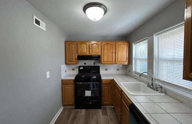 Baltimore - 2 bedrooms and 1 bath Available! Gallery 3