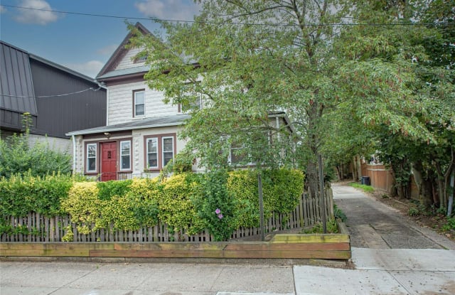 558 Broadway - 558 Broadway, Lynbrook, NY 11563