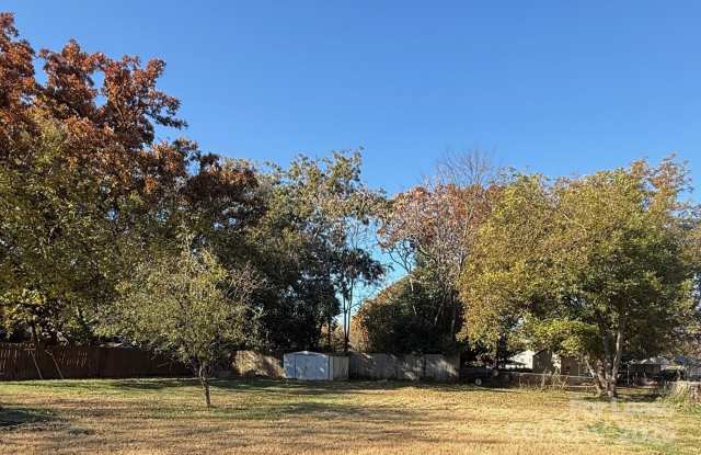 6126 Cherrycrest Lane Gallery 2