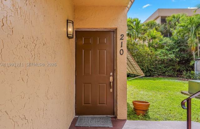 6854 NW 173rd Dr Gallery 4