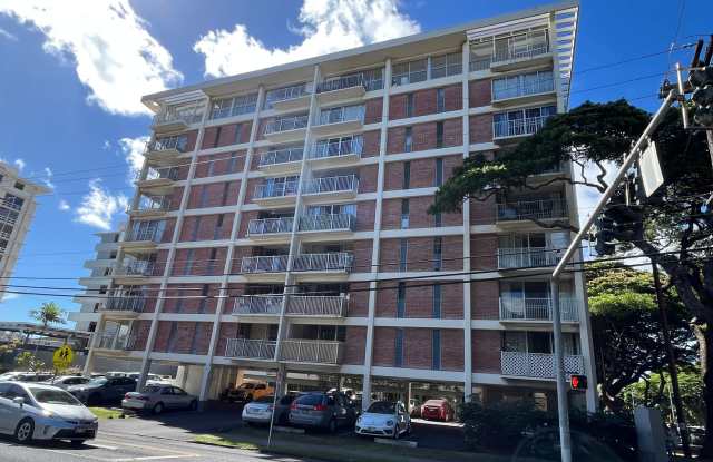 Punahou Wilder (Manoa/Makiki) - 2 bedrooms, 1 assigned parking, coin op laundry - 1535 Punahou Street, Honolulu, HI 96822