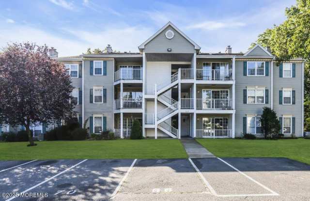 66 Iroquois Drive unit: 24 photos photos
