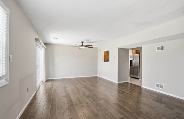 Stunning 3 Bedroom Townhome Available Now! 1/2 Deposit Move-In Special! Gallery 1