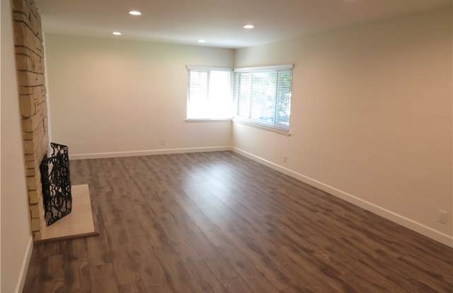 7012 Louise Avenue Gallery 3
