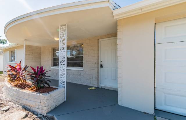 Like New 3/1.5/1 in Port Richey - 11635 Paige Drive, Bayonet Point, FL 34668