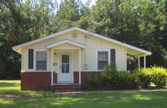 WELCOME TO THIS NEWLY RENOVATED 2 BEDROOM 1 BATH UNIT IN A EXQUISITE LOCATION! photos photos