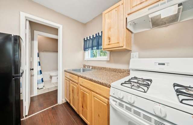 1 Bedroom 1 Bath duplex in Roseville! photos photos