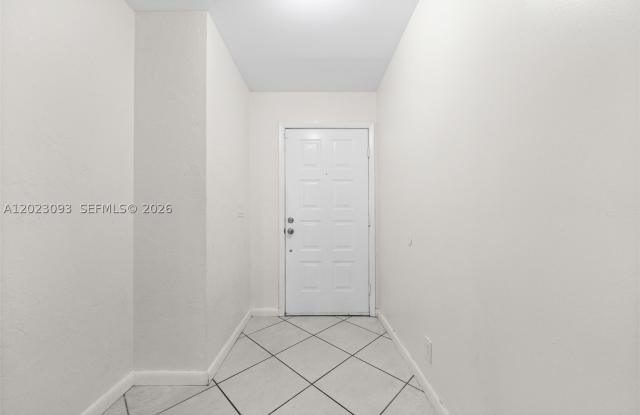 4241 SW 71st Way Gallery 4