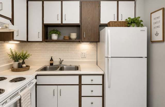 1517 W Main St #5 - Walk to Ball State, Downtown & The Village! photos photos