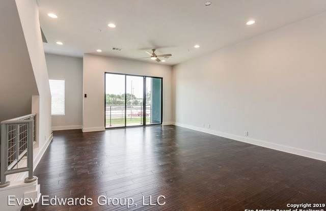 1606 N Hackberry St. #205 Gallery 2