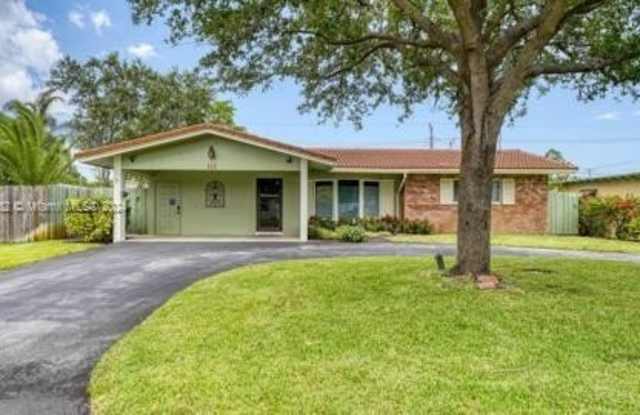 112 NE 10th Ave - 112 Northeast 10th Avenue, Pompano Beach, FL 33060