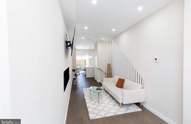 336 OAKDALE Place NW Gallery 2