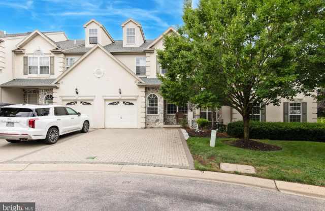 178 HEDGE ROW CIRCLE photos photos