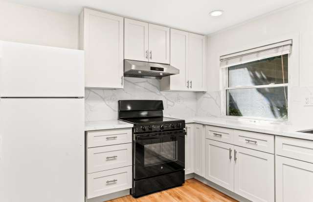Updated 1BD/1BA Castro Valley Cottage | In-Unit Laundry & Skylight Gallery 4