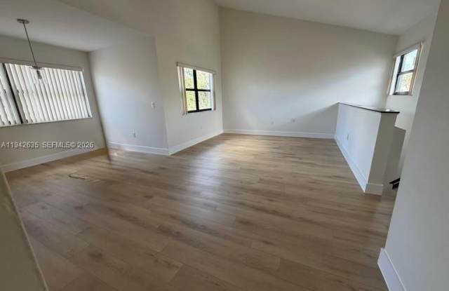 10231 Fontainebleau Blvd photos photos