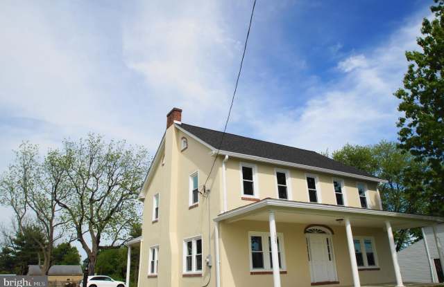 1525 W MAIN STREET Gallery 2