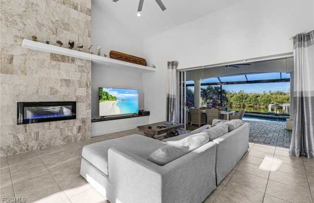3724 Surfside Boulevard Gallery 4